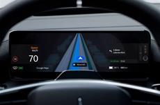 Polestar integriert als erstes Unternehmen die Live-Spurf&uuml;hrung von Google Maps - ein neues Navigationserlebnis auf dem Fahrerdisplay im Polestar 4